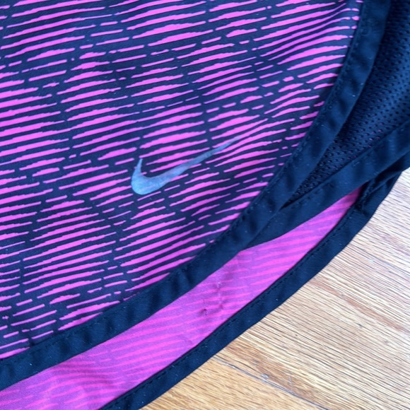 Nike running shorts - Picture 3 of 4